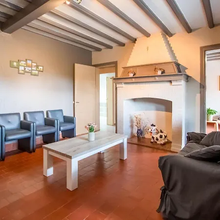 Cozy With Hill View