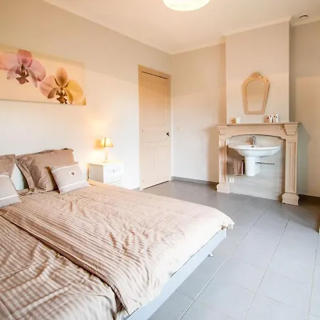 Сasa de vacaciones Cozy With Hill View Comines-Warneton
