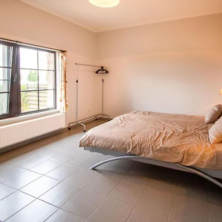 Сasa de vacaciones Cozy With Hill View Comines-Warneton