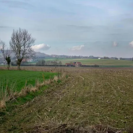 Сasa de vacaciones Cozy With Hill View Comines-Warneton