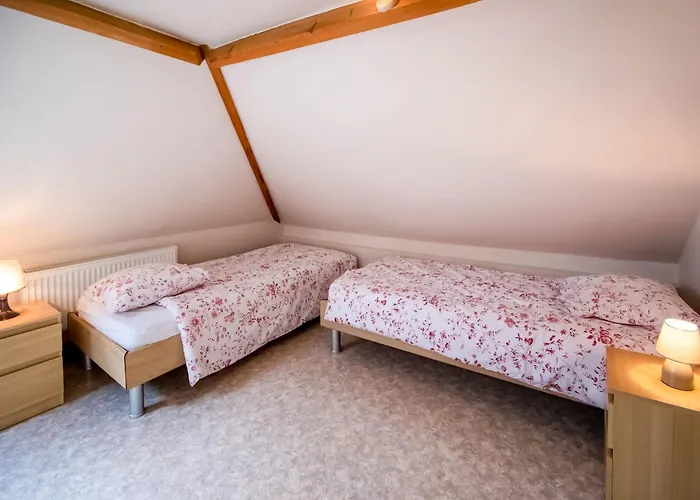 別荘 Family Farmhouse, Ploegsteert Comines-Warneton