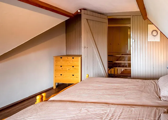 別荘 Family Farmhouse, Ploegsteert